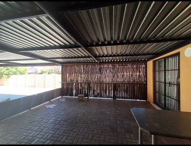 3 BEDROOM FREESTANDING FOR SALE IN STILFONTEIN EXT 4